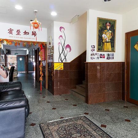 Reddoorz Near Aljunied Mrt Hotel Singapore Buitenkant foto