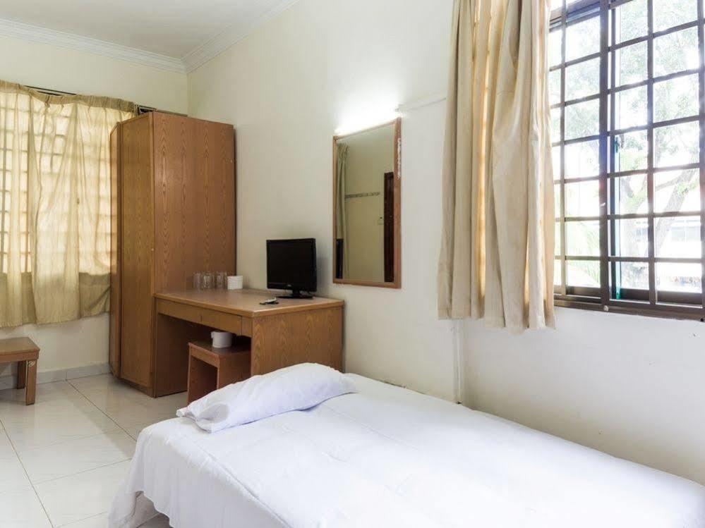 Reddoorz Near Aljunied Mrt Hotel Singapore Buitenkant foto