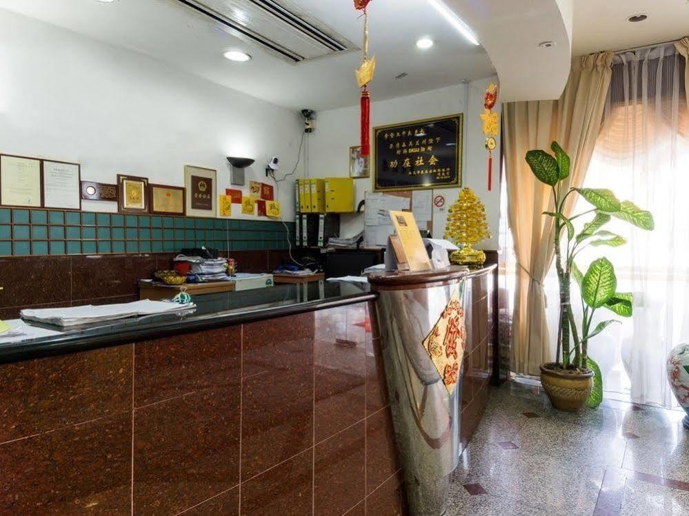 Reddoorz Near Aljunied Mrt Hotel Singapore Buitenkant foto